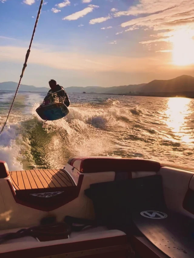 .

11月に入りいよいよ冬のシーズン🍂

大会も終わり冬練に入りました！！！

風の入る日もありますがボートの数も減り
コンディションの良い日は
広い琵琶湖を貸切りしている気分で
気持ちよくサーフィンできます🏄‍♀️
日が短くなった分、サンセットサーフィンも
すごく綺麗でおすすめです☺️

ハナサカサーフの年内営業もあと1ヶ月と少し🤏
冬支度をしてみなさん是非サーフィンしにお越しください✨ご予約お待ちしています🌸

#Nautique
#Nautiqueboat
#ヤンマーサンセットマリーナ
#wakesurfing
#Hanasakasurfclub
#ボートサーフィン
#KANUKboardcojapan
#ハナサカサーフ
#ウェイクサーフィン
#サーフィン
#琵琶湖
#海
#滋賀県
#守山市
#マリンスポーツ
#アクティブ
#滋賀観光
#WWA
#WWAJAPAN
#AWSF
#JWSA